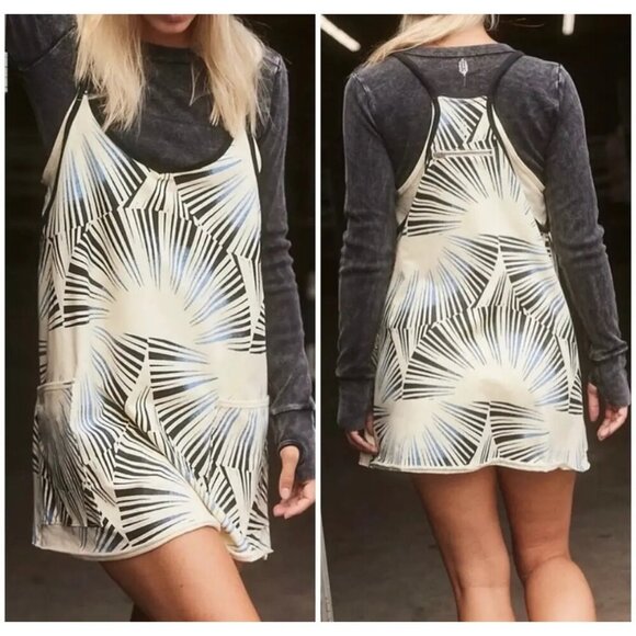 Free People Movement Hot Shot Printed Mini Dress Built in Shorts Sunrise Geo XS - Picture 1 of 8